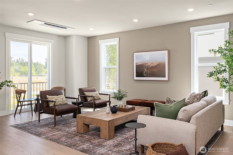 3rd image of 417 Parkside Walk