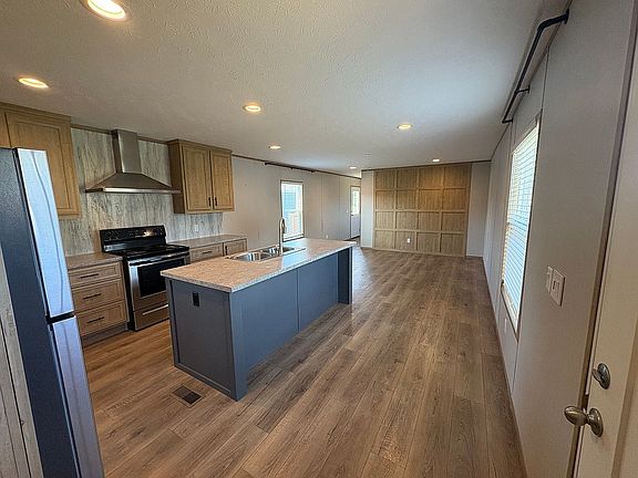2nd image of 618 Cuzin Ray Ln