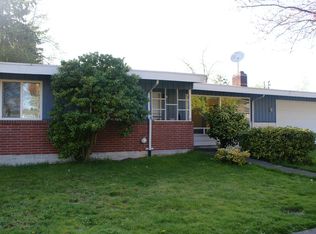 16721 5th Ave NE, Seattle, WA 98155