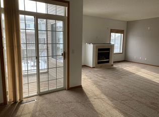 6792 Pine Crest Trl S, Cottage Grove, MN 55016