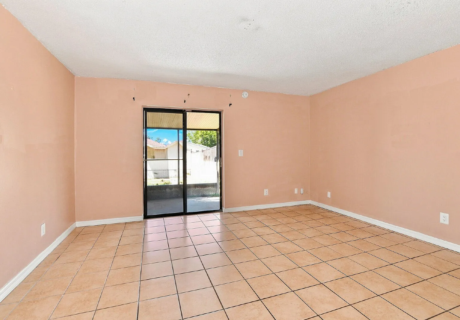 2 bed, 1.5 bath, 1259 sqft, $1,000 — Photo 3