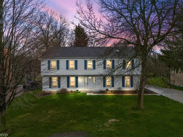 1390 N Fairview Ln, Rochester Hills, MI 48306