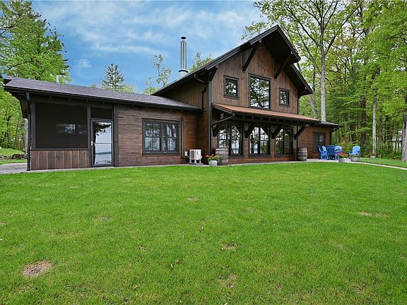 3rd image of 15040 W Oak Road