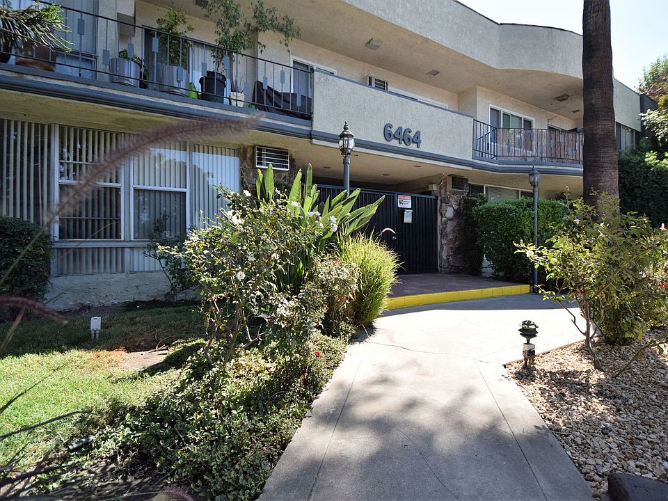 1st image of 6464 Woodman Ave APT 204