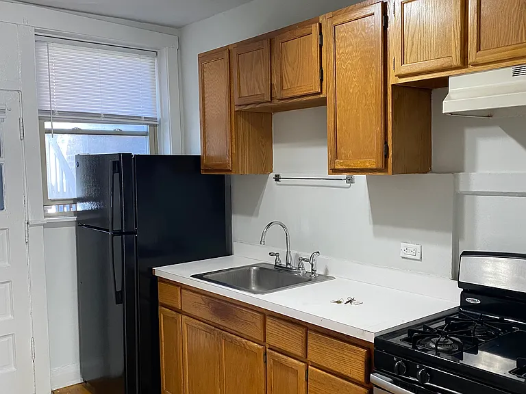 939 S Elmwood Ave #2 — Photo 7