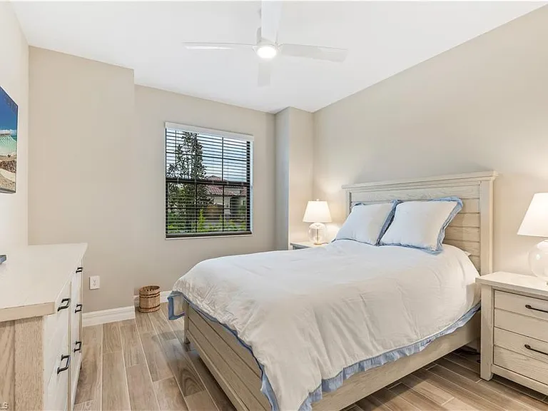 28075 Foxrock Ct — Photo 11