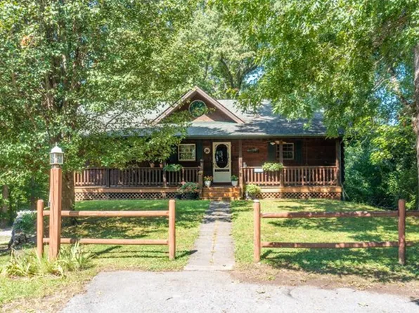 2420 Sylvan Glen Way, Pigeon Forge, TN 37863