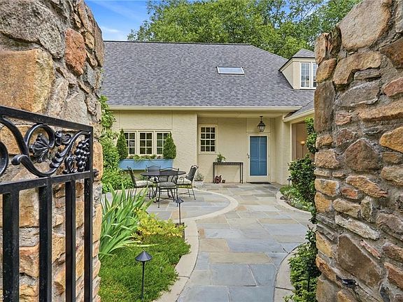2nd image of 14 Graylyn Place Ln