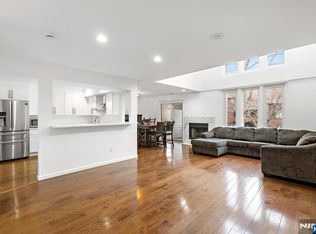 714 Mainsail Ln, Secaucus, NJ 07094