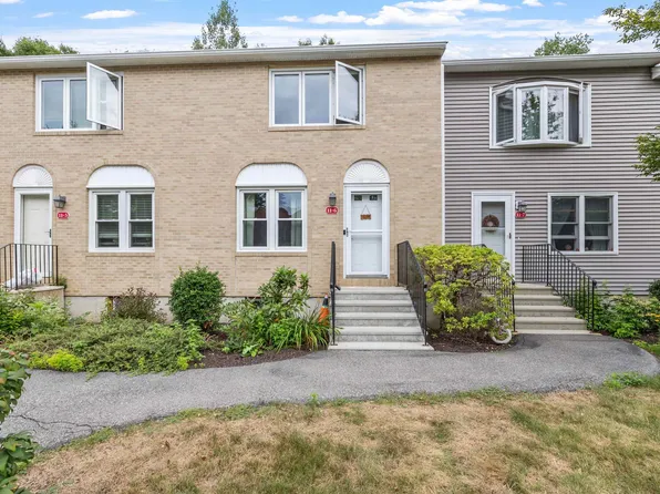 11 Oakwood Circle #6, Goffstown, NH 03045
