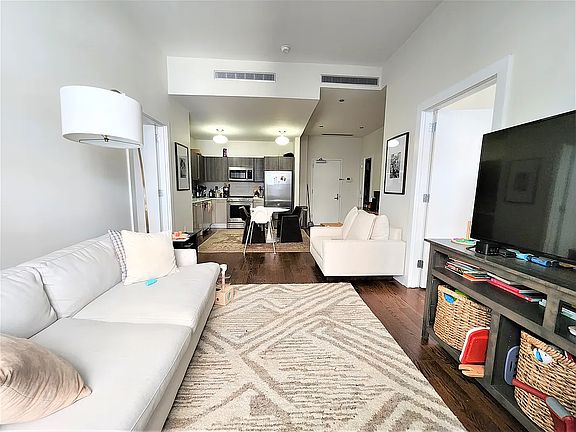 4th image of 68 Livingston St #3B