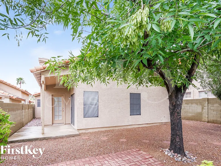1622 E Villa Theresa Dr — Photo 15