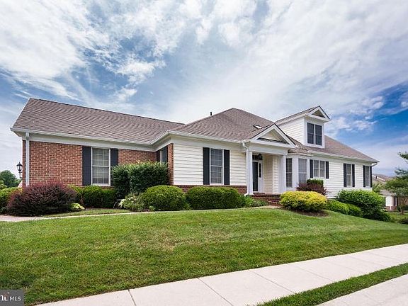 2nd image of 800 Dominion Dr