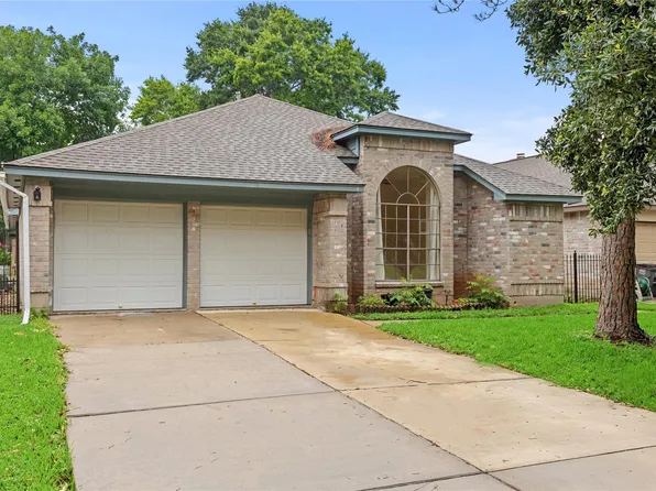 1318 Roundstone Dr, Richmond, TX 77406