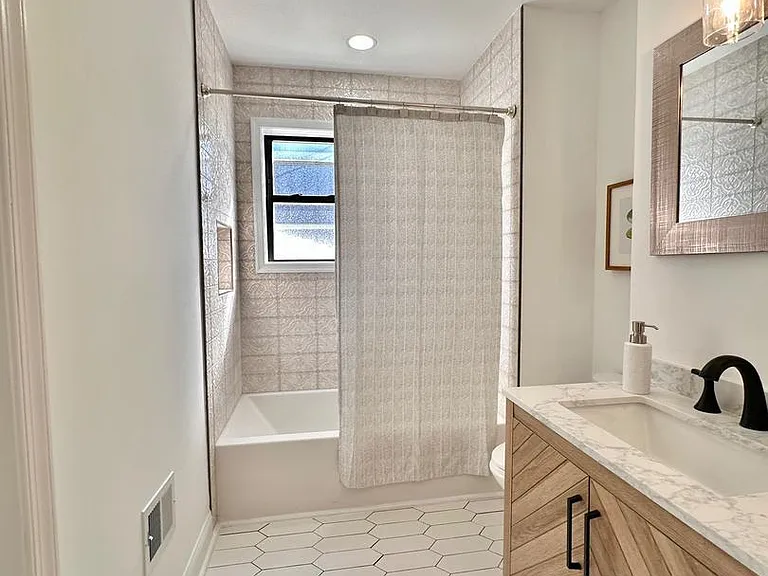 4709 Clay St NE — Photo 11