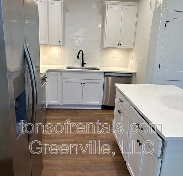 106 Hilton St #A — Photo 5