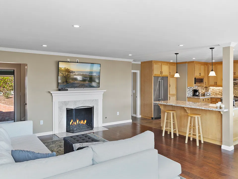 1036 Shell Ave