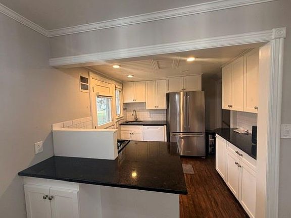 5th image of 1682 Graefield Rd