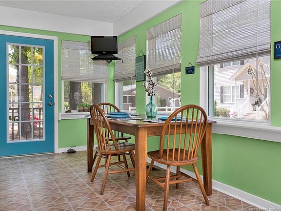 3rd image of 38 Myrtle Ave