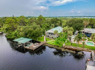 2532 River Bend Dr, Ruskin, FL 33570