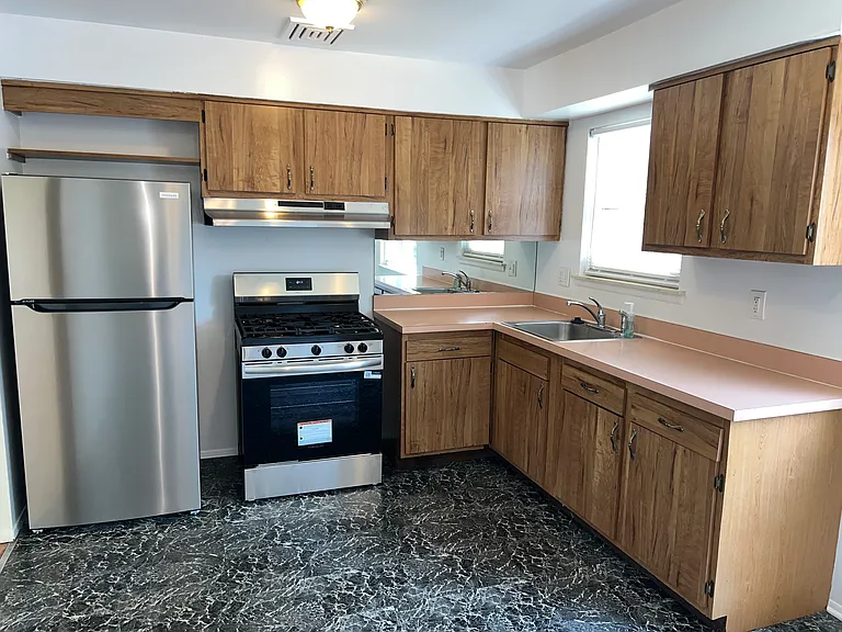 25563 Baker St — Photo 5