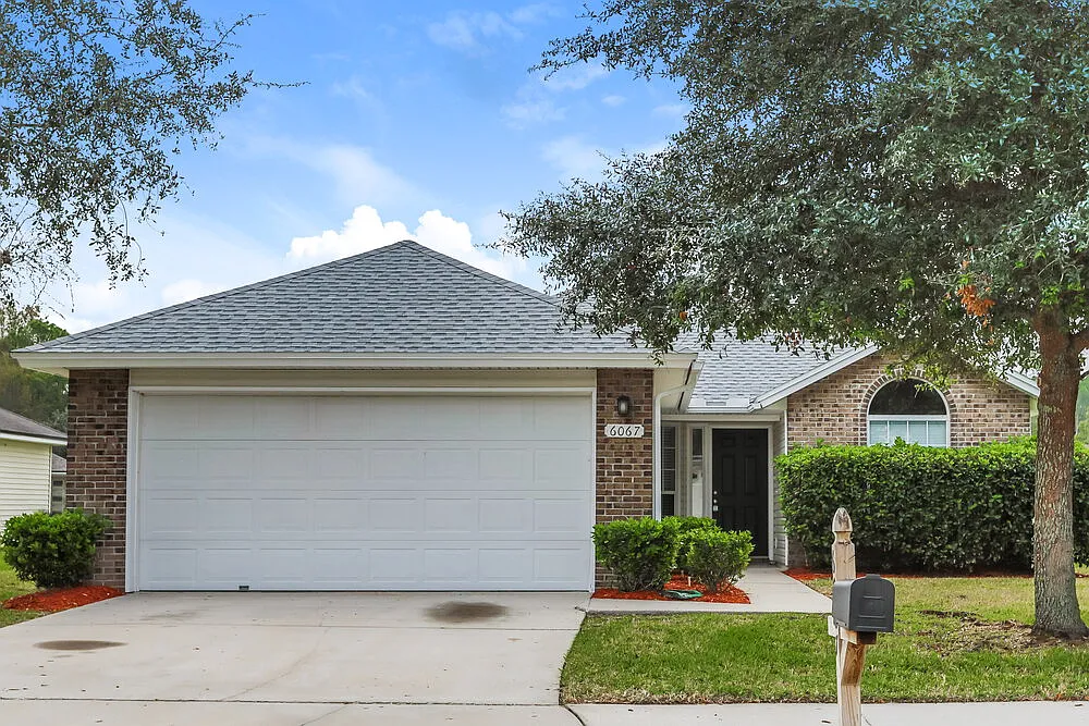 3 bed, 2.0 bath, 1590 sqft, $1,985 — Photo 1