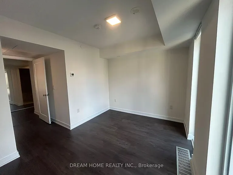 50 McCaul St #812 — Photo 13