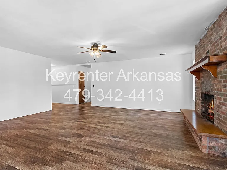 4100 Miller Dr — Photo 4