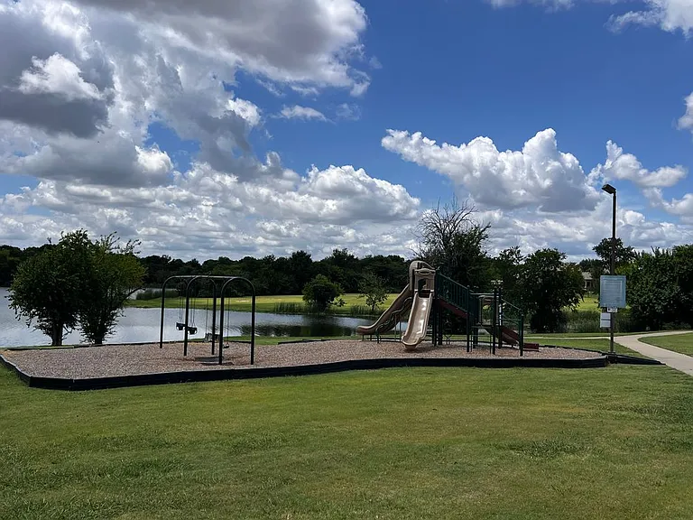2513 Slalom Dr — Photo 23