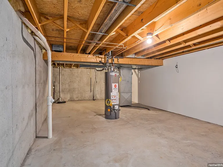 Allouez Townhomes — Photo 20