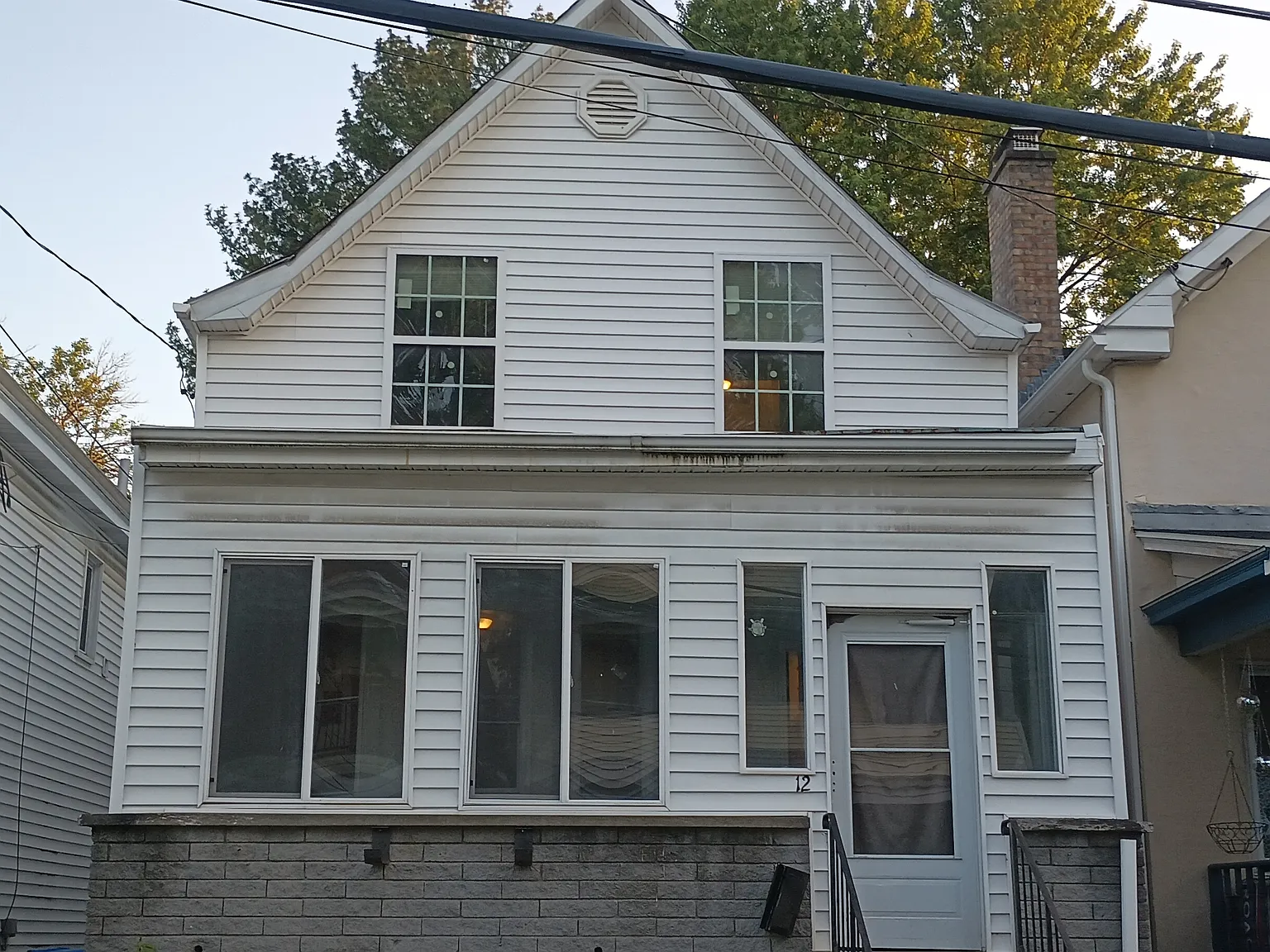 4 bed, 1.5 bath, 1208 sqft, $2,500 — Photo 1