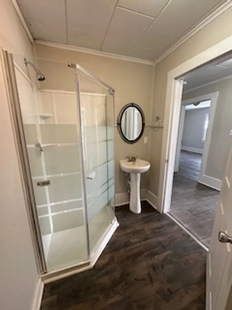 Completely renovated 3 bed/2 bath. — Photo 4