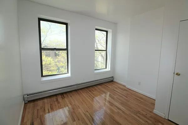 1st image of 463 17th St APT 3