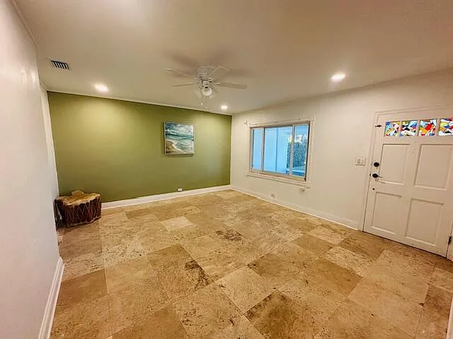 640 Oak St — Photo 5