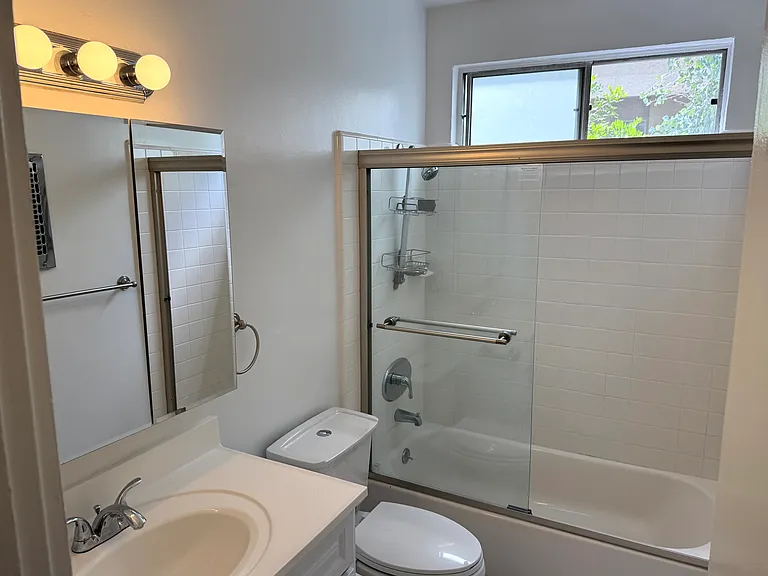 5044 W Maplewood Ave #8 — Photo 14