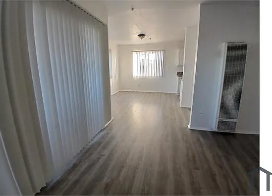 2 bed, 920 sqft, $3,000 — Photo 2
