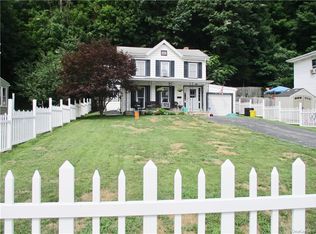 52 Hudson St, Port Jervis, NY 12771