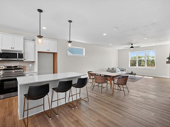 3rd image of 712 Plainside Ave