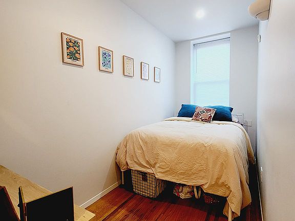 5th image of 442 W 45th St #4F
