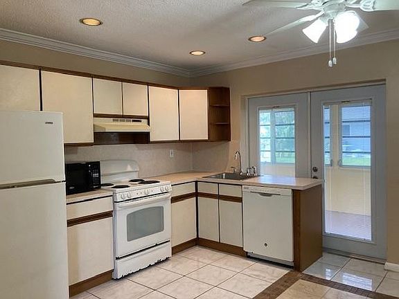 4th image of 5403 NW 27th Terrace