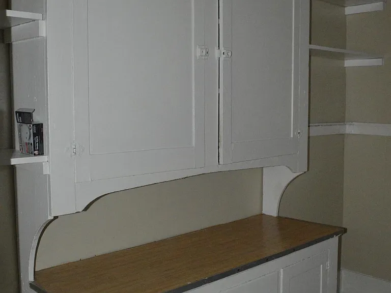 230 Hawthorne St #3 — Photo 8
