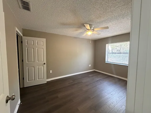 4400 Millwood Rd #E — Photo 19