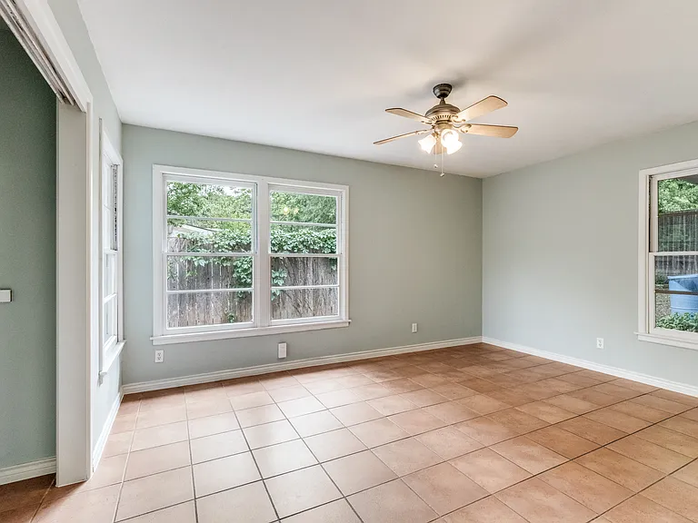 11504 Oakwood Dr — Photo 13