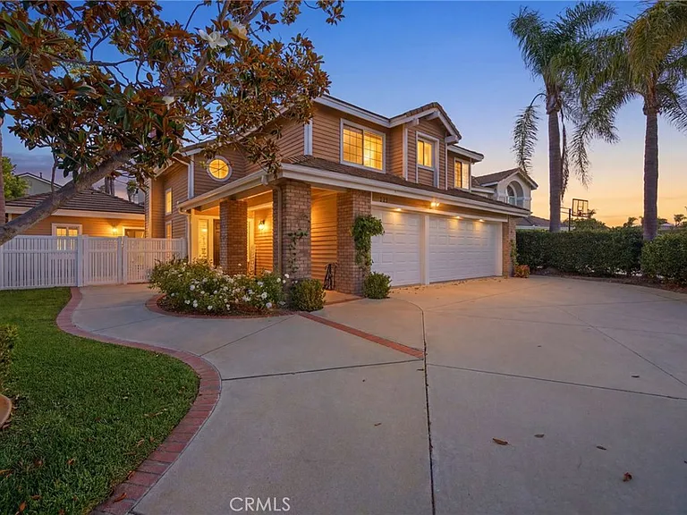 733 Avenida Azor — Photo 2