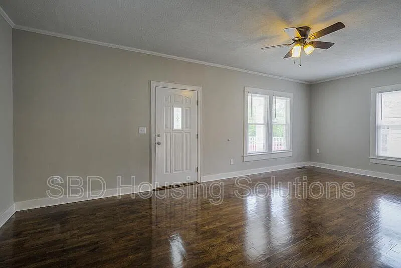 2 bed, 1.0 bath, $1,150 — Photo 4