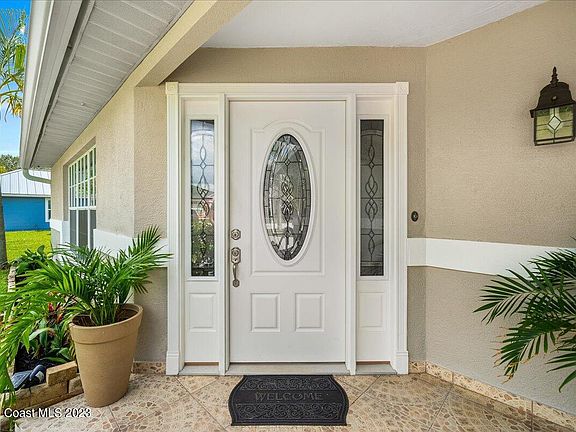4th image of 1339 Heritage Acres Blvd