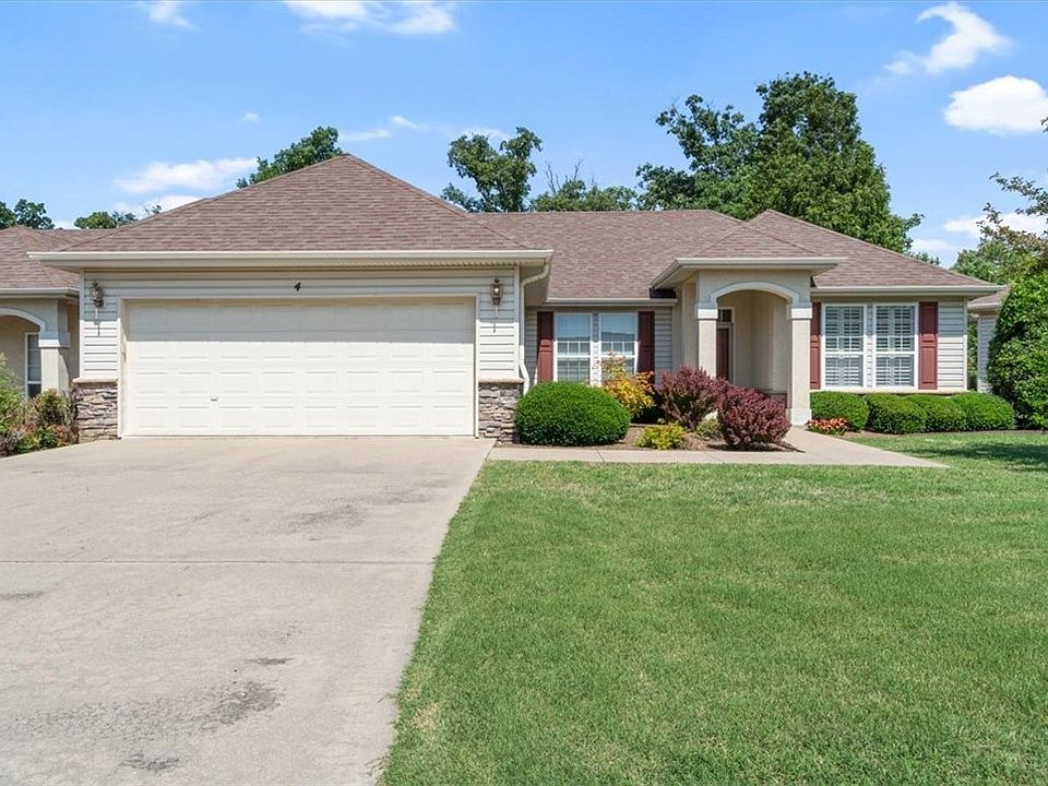 1st image of 4 Canopy Ln