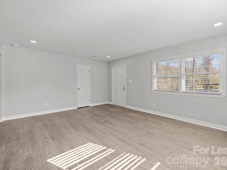 1853 Lakedell Dr — Photo 6