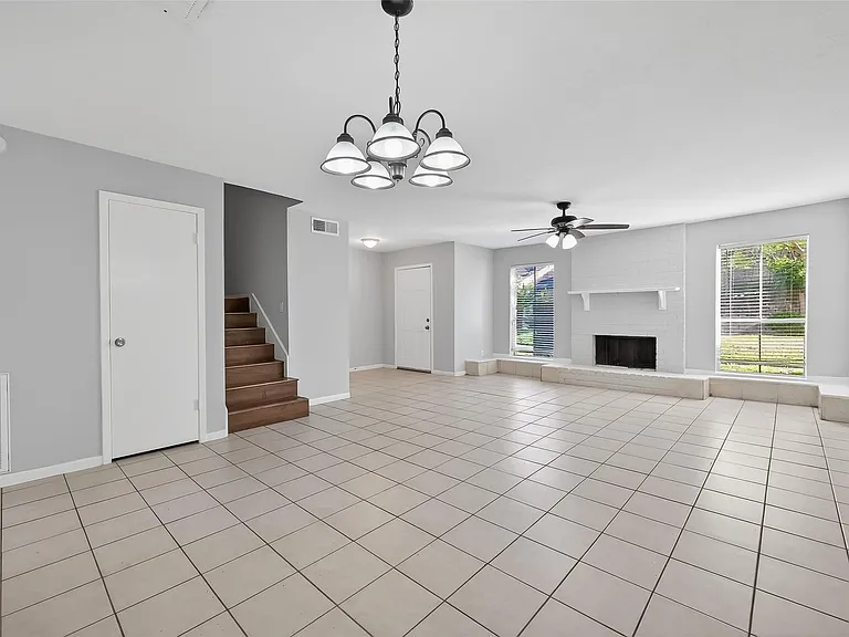 8646 Maplecrest Dr — Photo 9