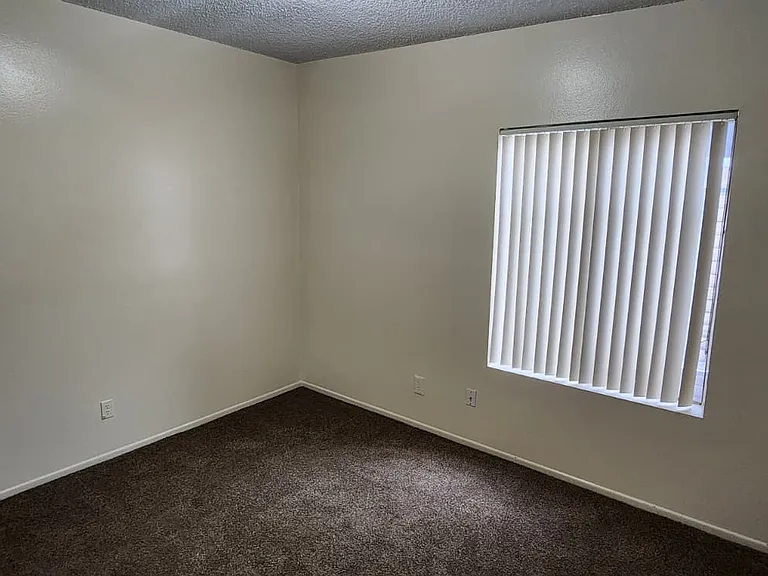 424 E Frost Cir #424 — Photo 4
